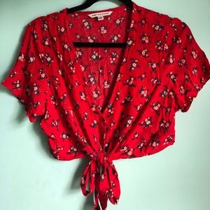 AE TIE FRONT CROP TOP ♡